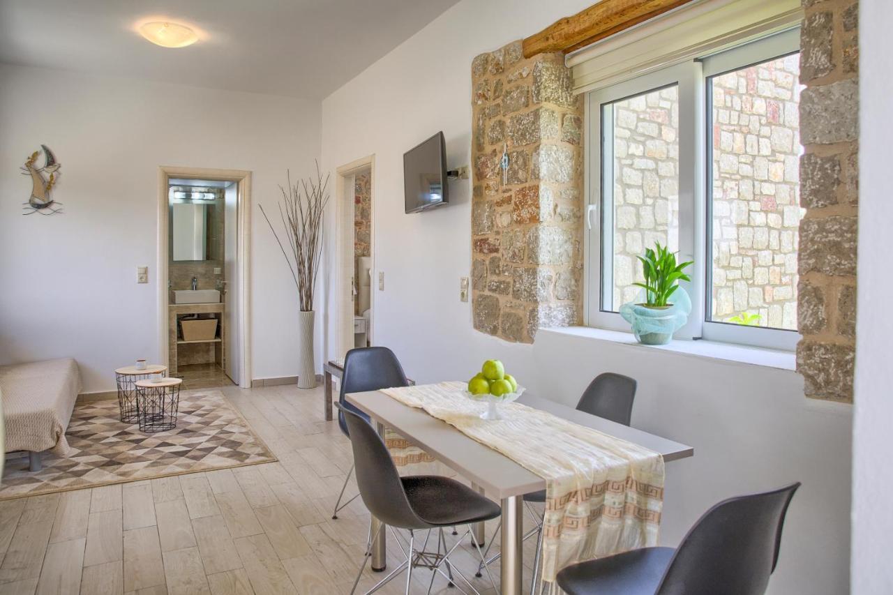 G&K Stone Suites Haraki Exteriör bild