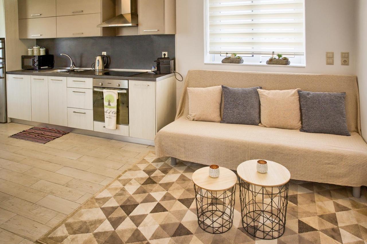 G&K Stone Suites Haraki Exteriör bild