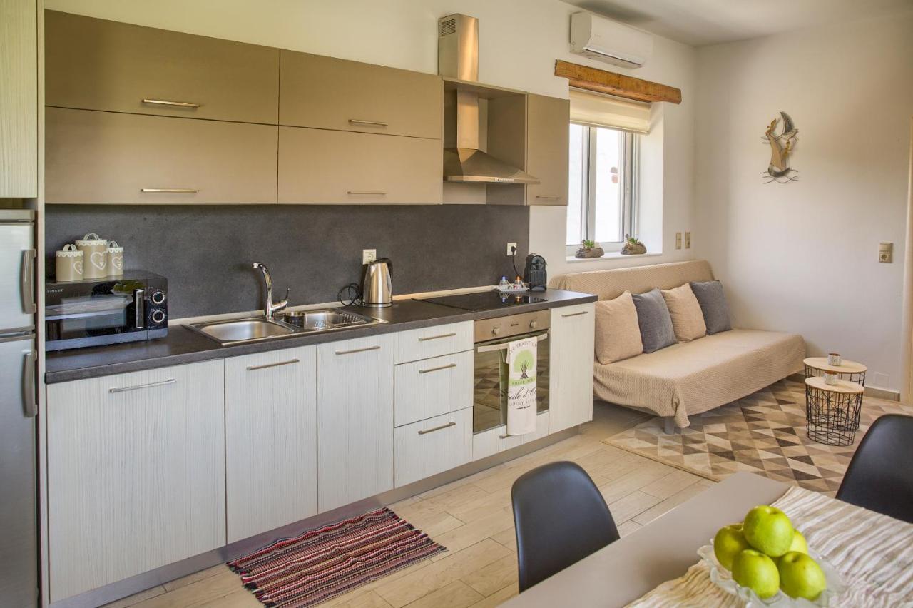 G&K Stone Suites Haraki Exteriör bild