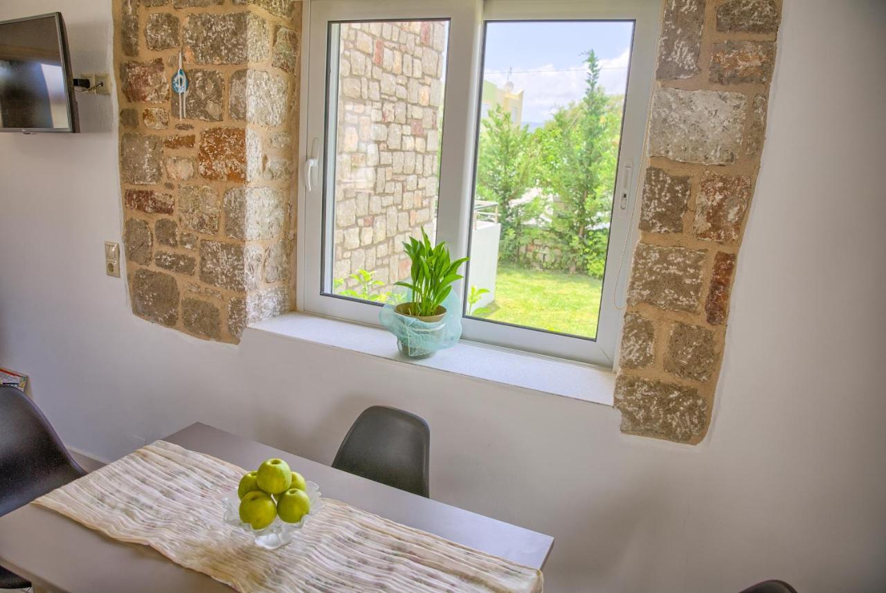 G&K Stone Suites Haraki Exteriör bild